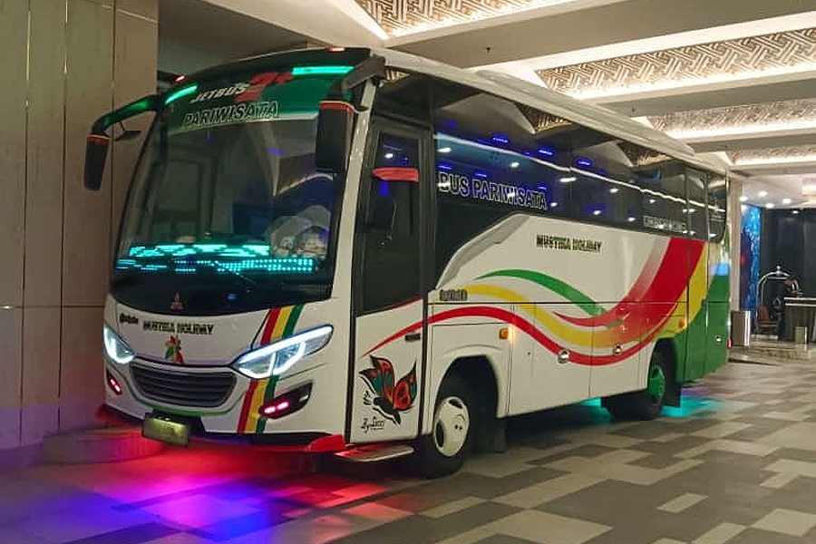 Sewa Bus Medium Jakarta Tujuan Malang dan Yogyakarta