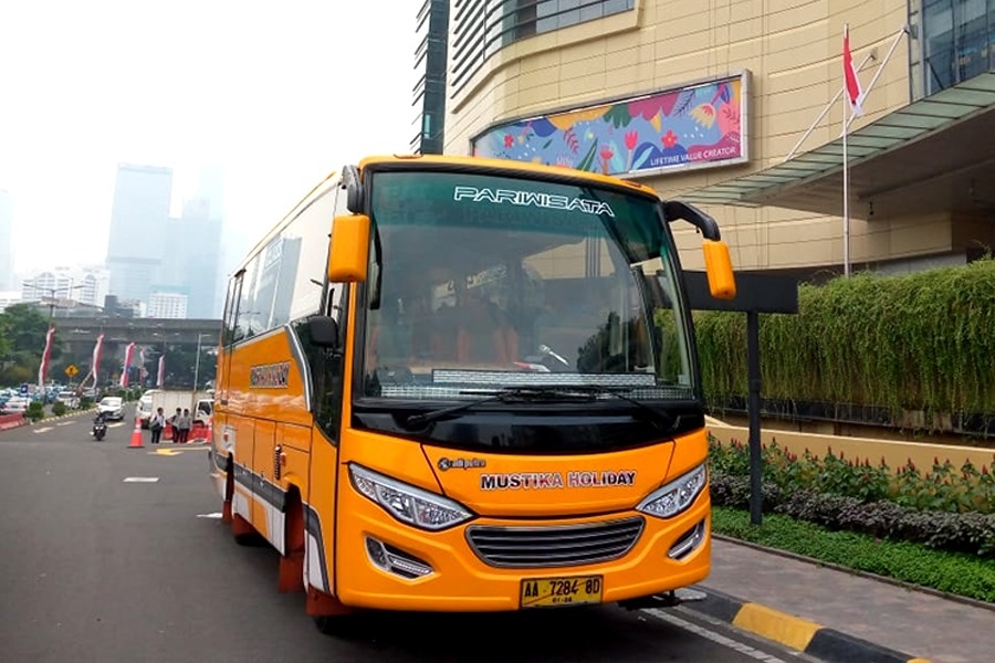 Orange Bus Mustika Holiday Disewa oleh Lotte Shopping Avenue
