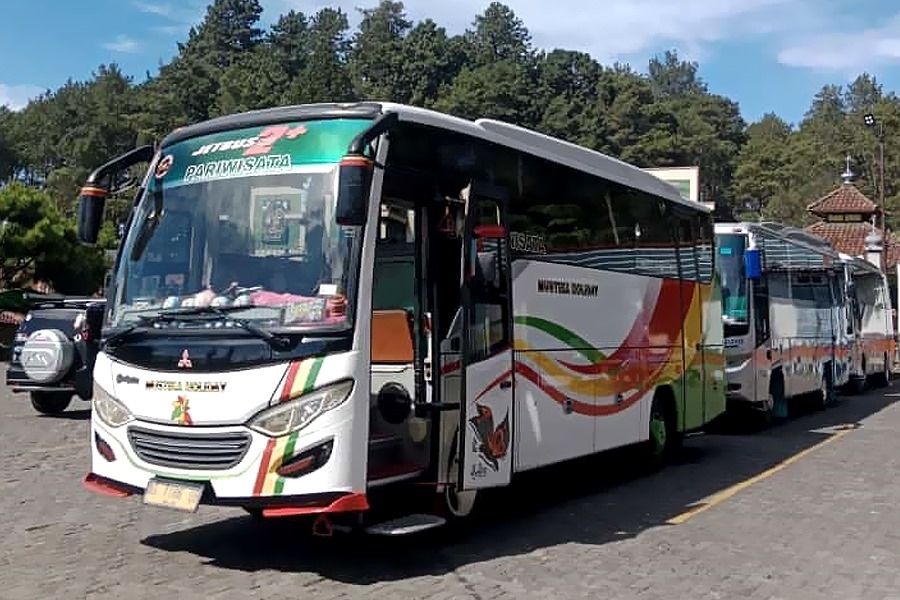 Berwisata ke Lembang dengan Medium Bus dari Mustika Holiday