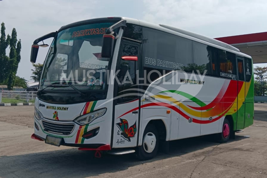 Eksplorasi Pesona Kota Udang: Sewa Medium Bus Mustika Holiday, Pilihan Cerdas ke Cirebon!