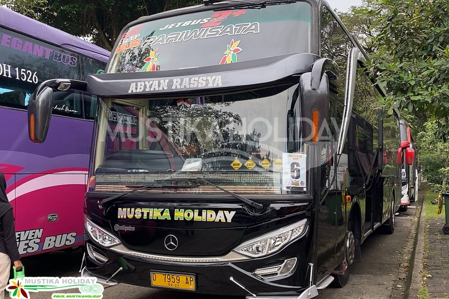 Gas ke Jungleland Bogor Tanpa Ribet: Sewa Big Bus Pariwisata Mustika Holiday, Sensasi Mewah 30 Seat!