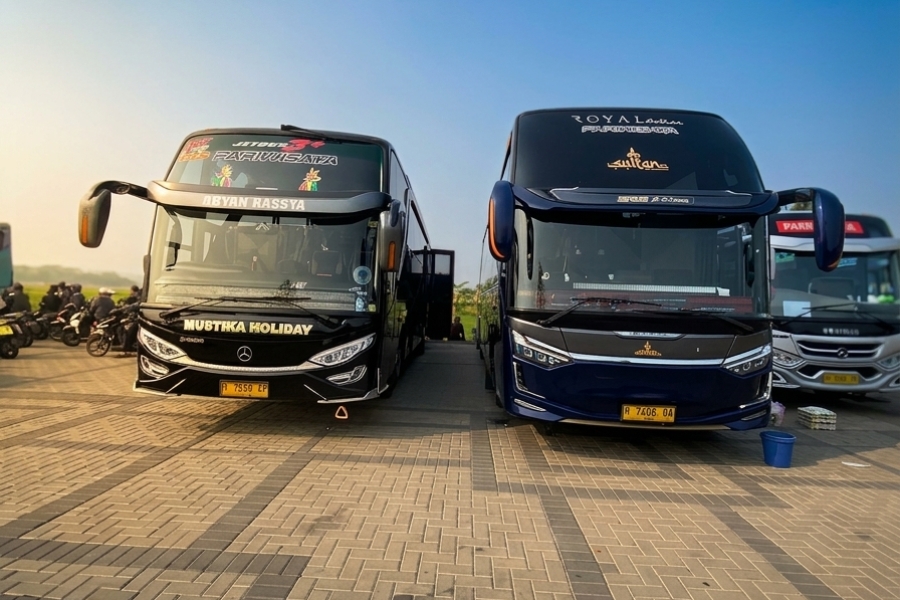 Konvoi Kompak ke Tanah Sunda: Sewa 2 Unit Big Bus Mustika Holiday ke Subang