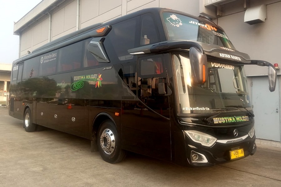 Big Bus Disewa PT Mandom Indonesia Tbk untuk Operasional