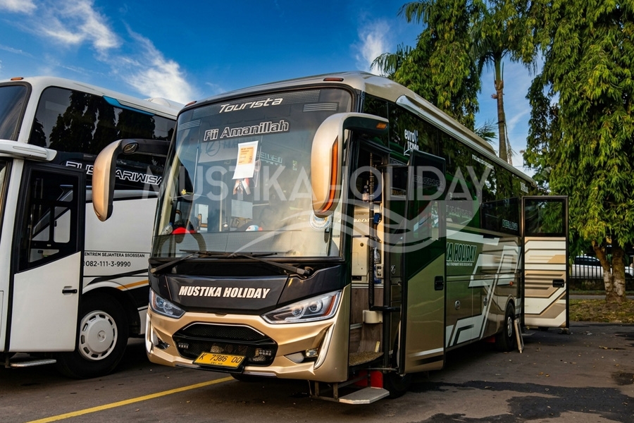 Menjelajahi Kemegahan Candi Prambanan Bersama Mustika Holiday