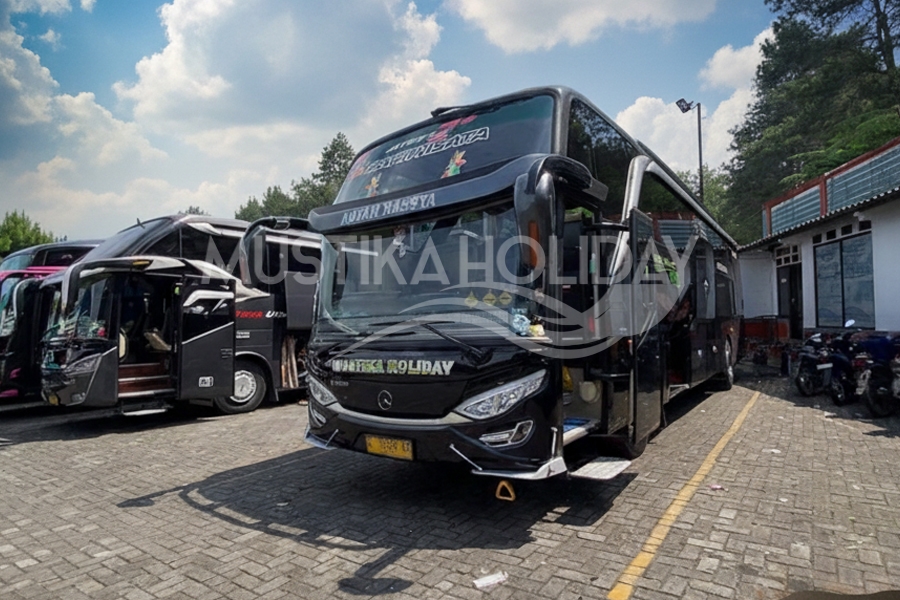 Naik Kasta Liburan ke Tangkuban Perahu: Sewa Big Bus Luxury 30 Seats Mustika Holiday!