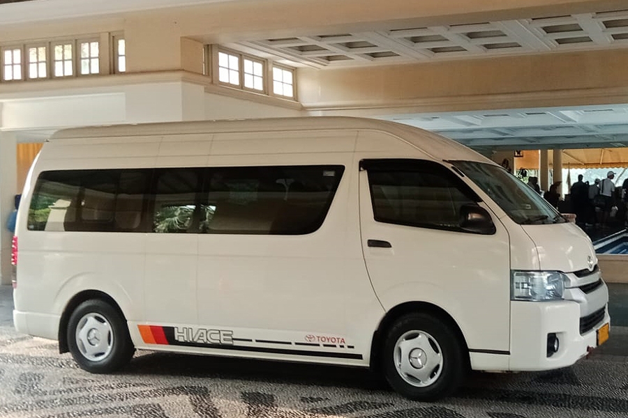 Olah Raga Golf, Rental Mobil Toyota Hiace Kami