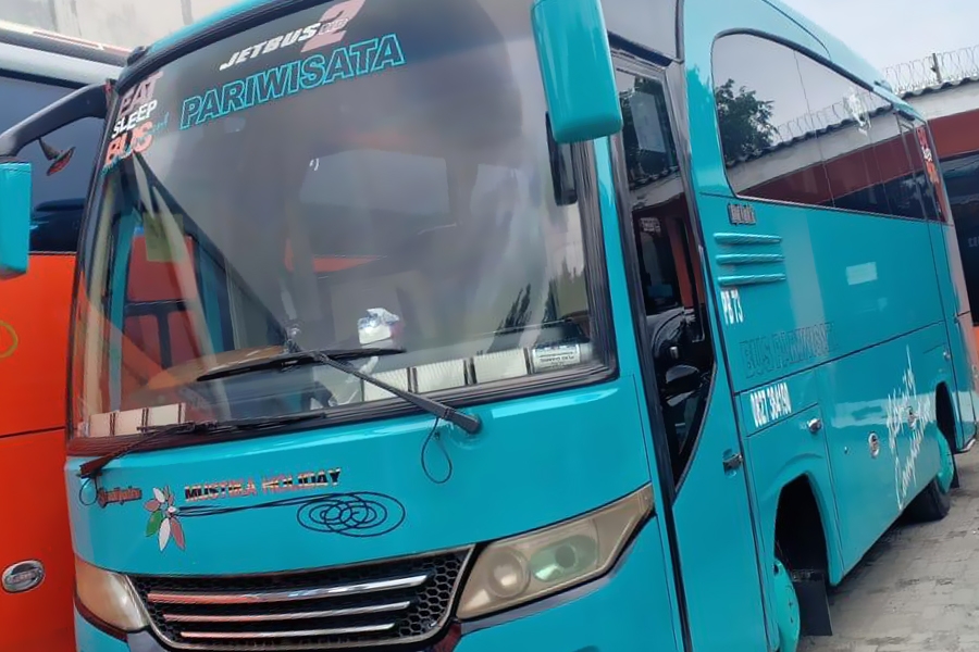 Sewa Bus Medium Depok