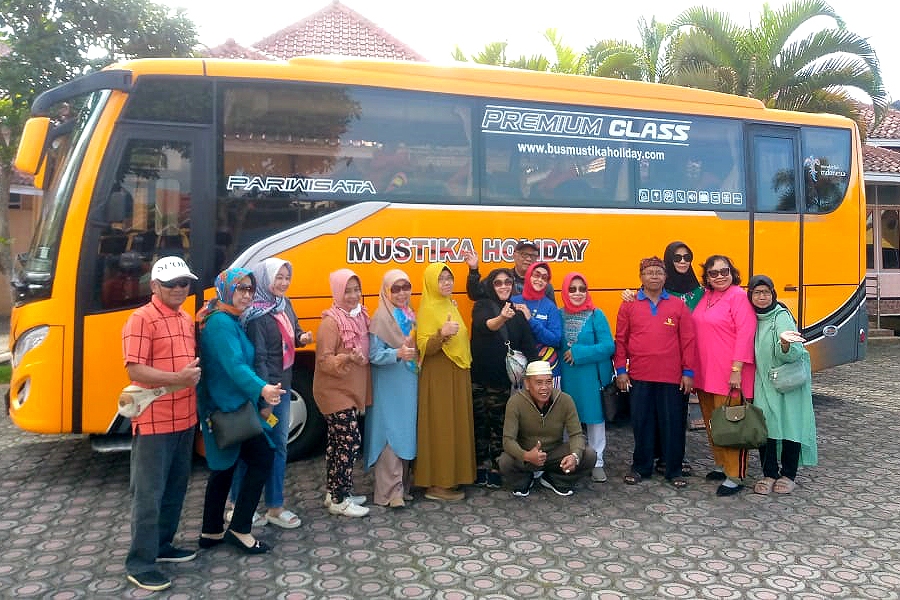 Sewa Bus Medium Jakarta ke Cipaganti Bandung
