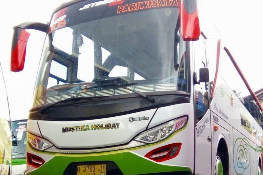 Sewa Bus Pariwisata Jakarta & Sekitarnya