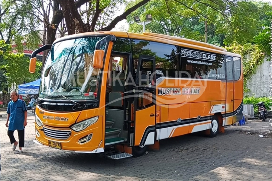 Sewa Medium Bus Pariwisata Jakarta Surakarta