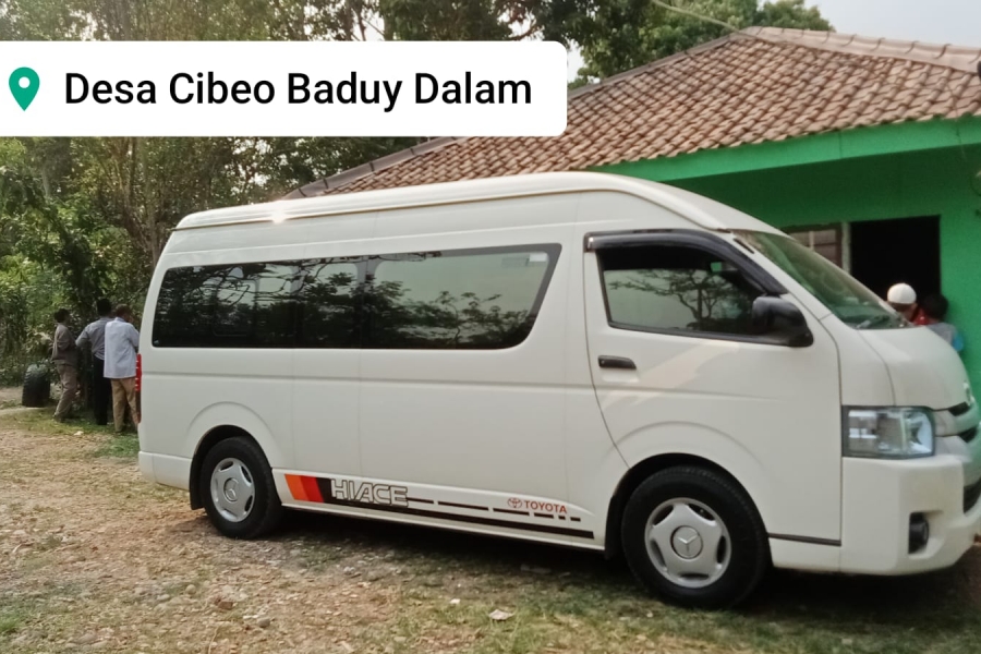 Trip ke Baduy Dalam dengan Toyota HiAce