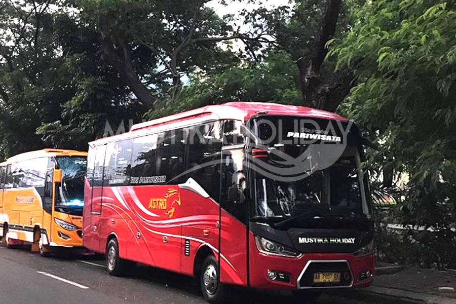 Wisata Dalam Kota Bersama Medium Bus Pariwisata Mustika Holiday